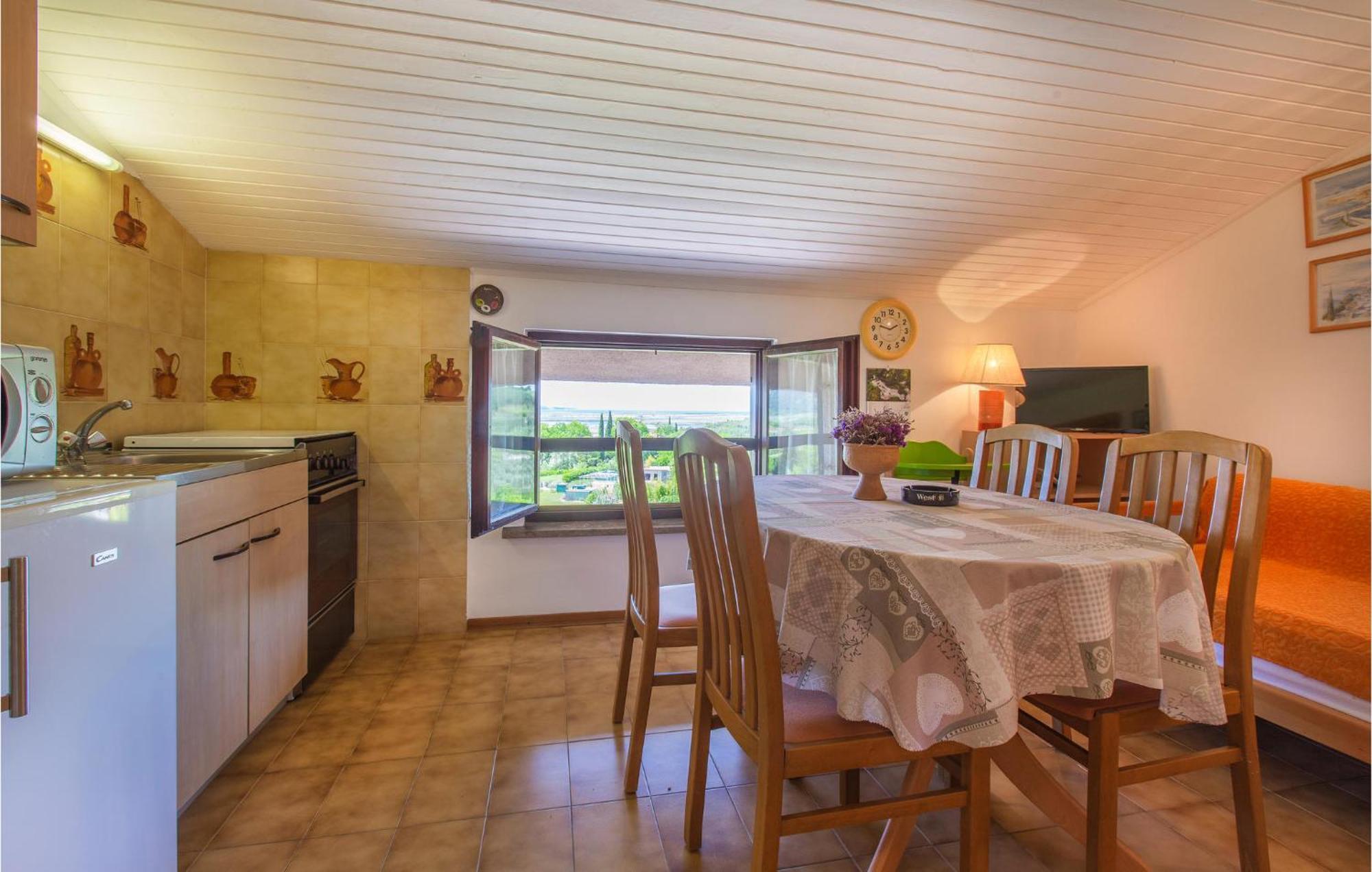 Amazing Apartment In Secovlje With Kitchen Exteriér fotografie